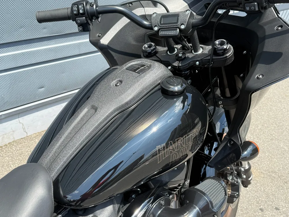 Harley-Davidson FXLRST 2023, чёрный, фото 6