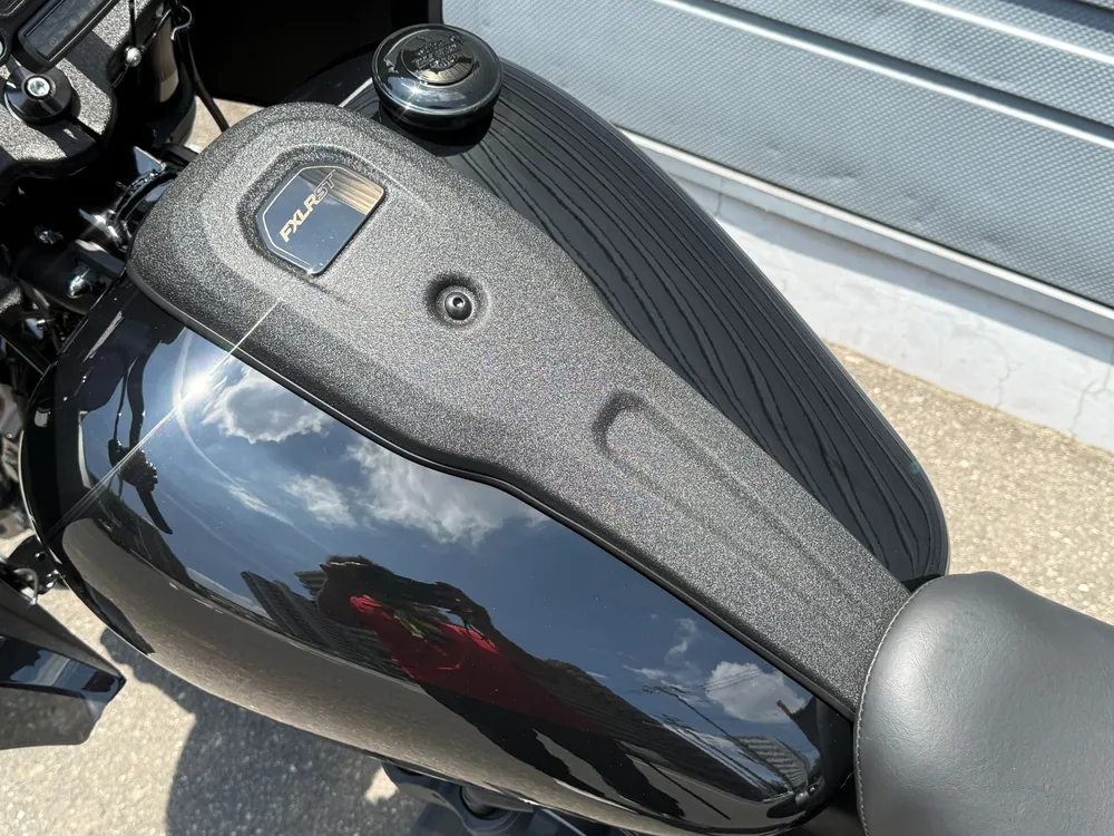Harley-Davidson FXLRST 2023, чёрный, фото 7