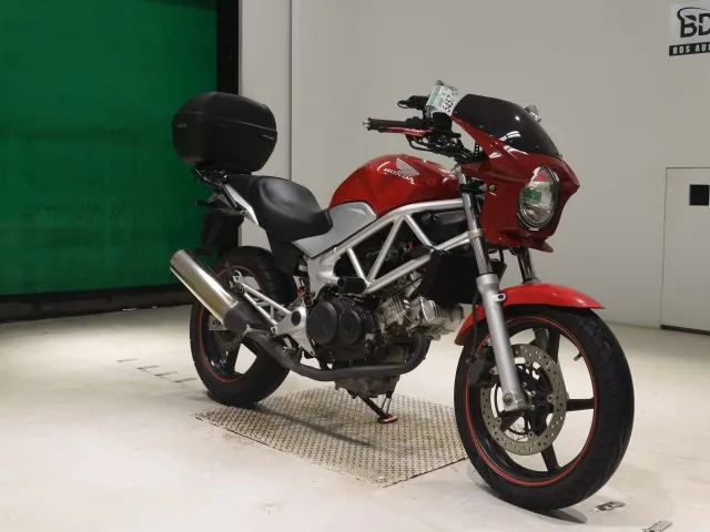 Honda VTR250 MC33, красный, фото 3
