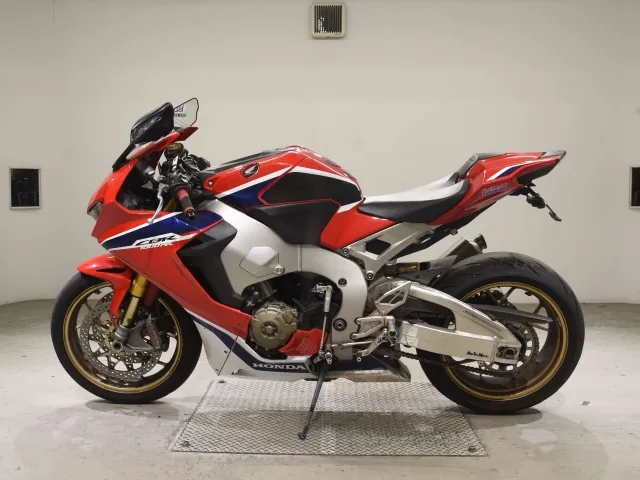 Honda CBR1000RR SP 2017, white | red | blue, фото 2