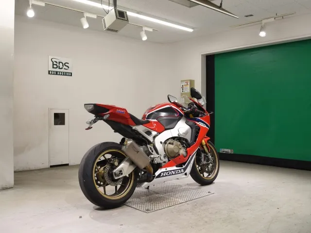 Honda CBR1000RR SP 2017, white | red | blue, фото 5