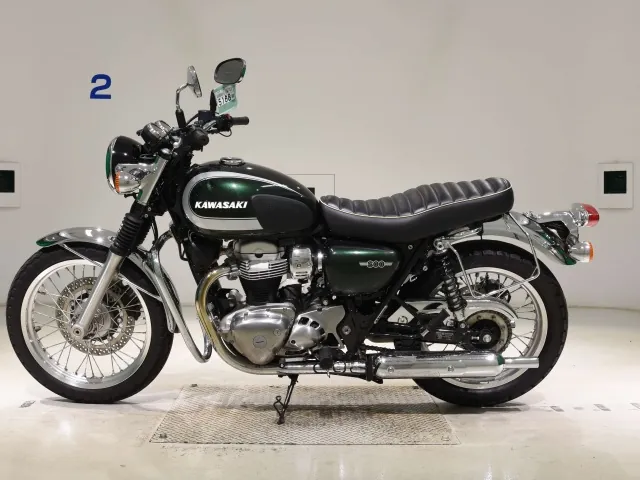 Kawasaki W800-2 2019, зелёный, фото 2