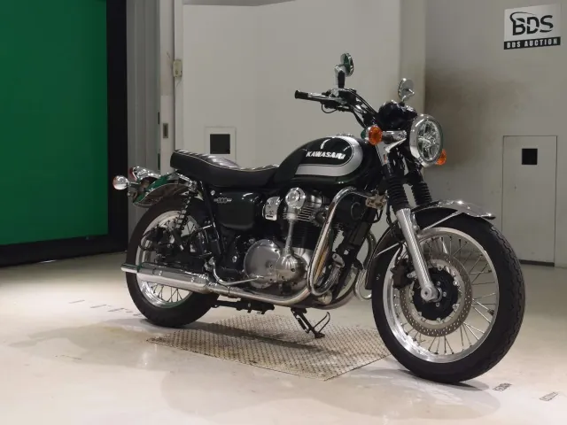 Kawasaki W800-2 2019, зелёный, фото 3