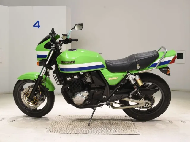 Kawasaki ZRX400-II 1994, зелёный, фото 2