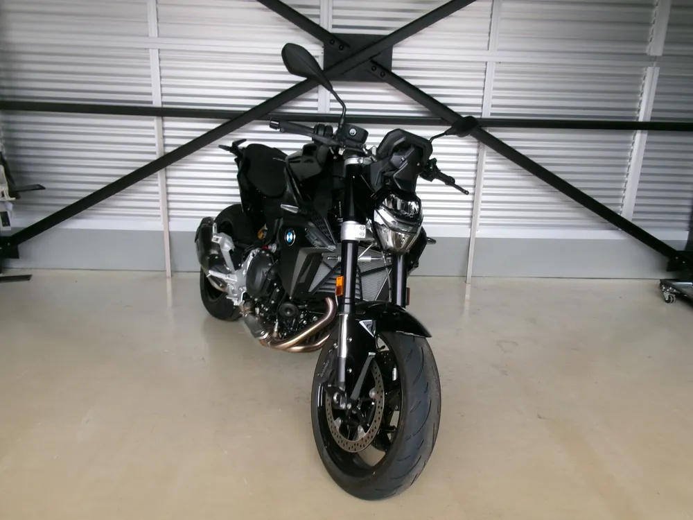 BMW F900R TOURING 2026, чёрный, фото 4