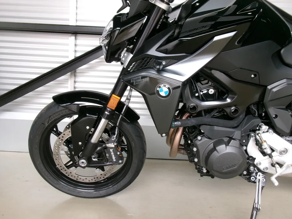 BMW F900R TOURING 2026, чёрный, фото 8