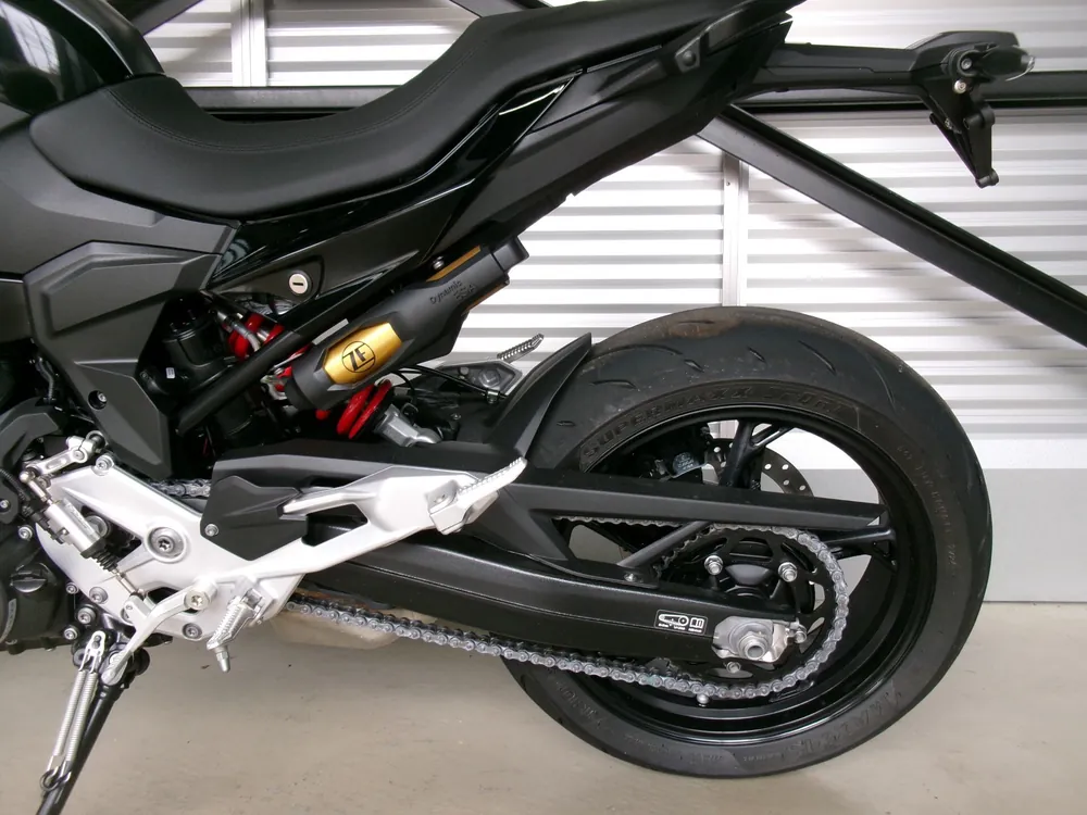 BMW F900R TOURING 2026, чёрный, фото 9