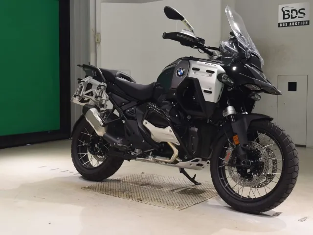 BMW R1300GS Adventure 2026, black | gunmetal, фото 3
