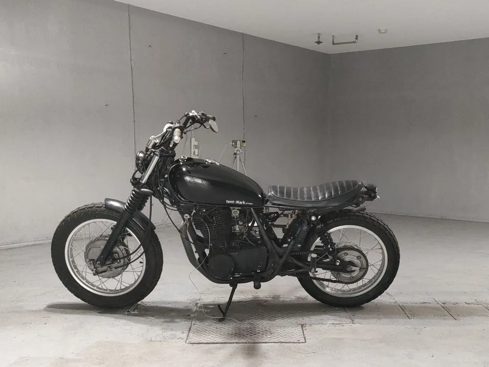 Yamaha SR400 1994, чёрный, фото 2