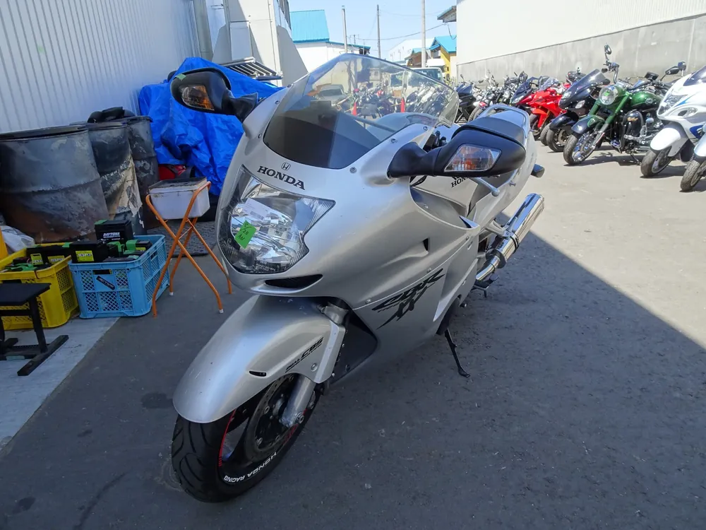 Honda CBR1100XX 1997, серебристый, фото 4