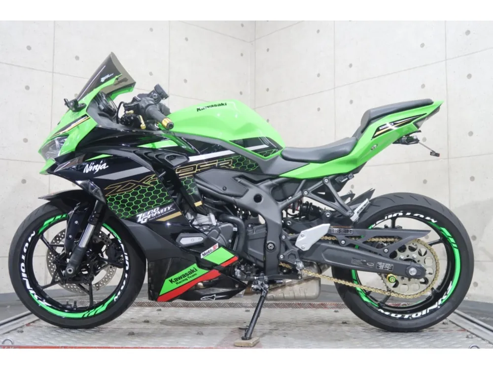 Kawasaki Ninja ZX-25R, lime / black, фото 2