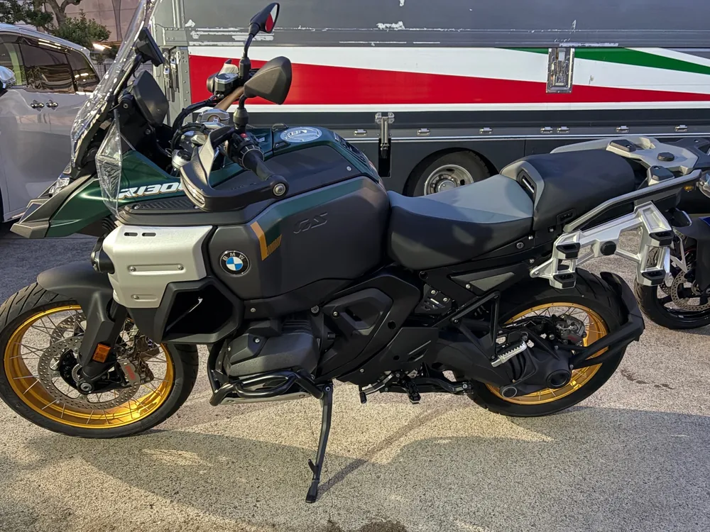 BMW R1300Gs Adv Asa 2026, зелёный, фото 2