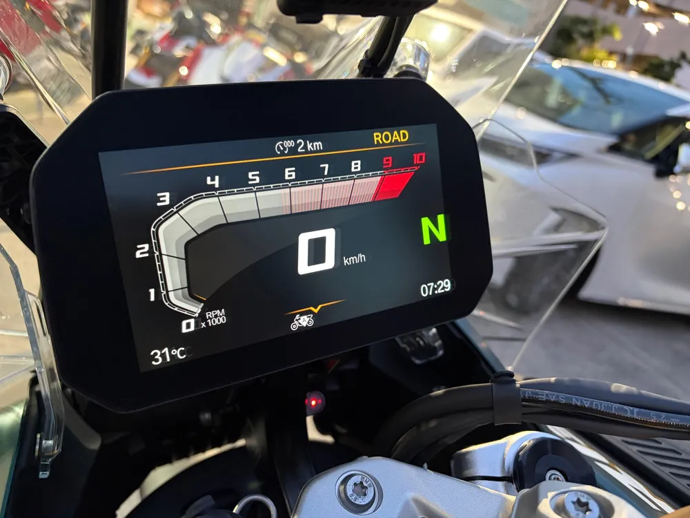 BMW R1300Gs Adv Asa 2026, зелёный, фото 3