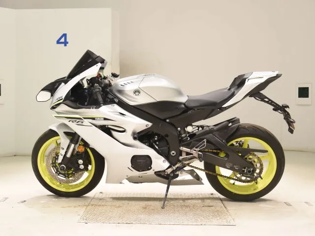 Yamaha 6 2017, белый, серебристый, фото 2