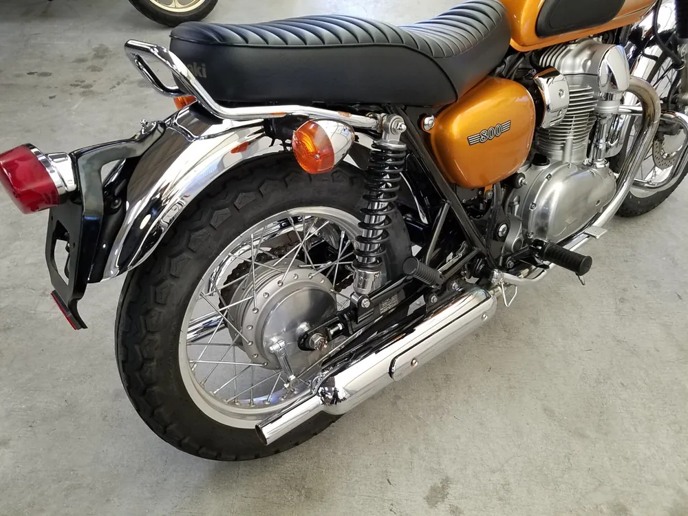 Kawasaki W800 2011, orange / white, фото 9