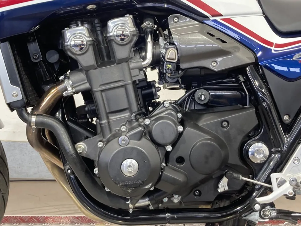 Honda CB1300 2024, white / red / blue, фото 11