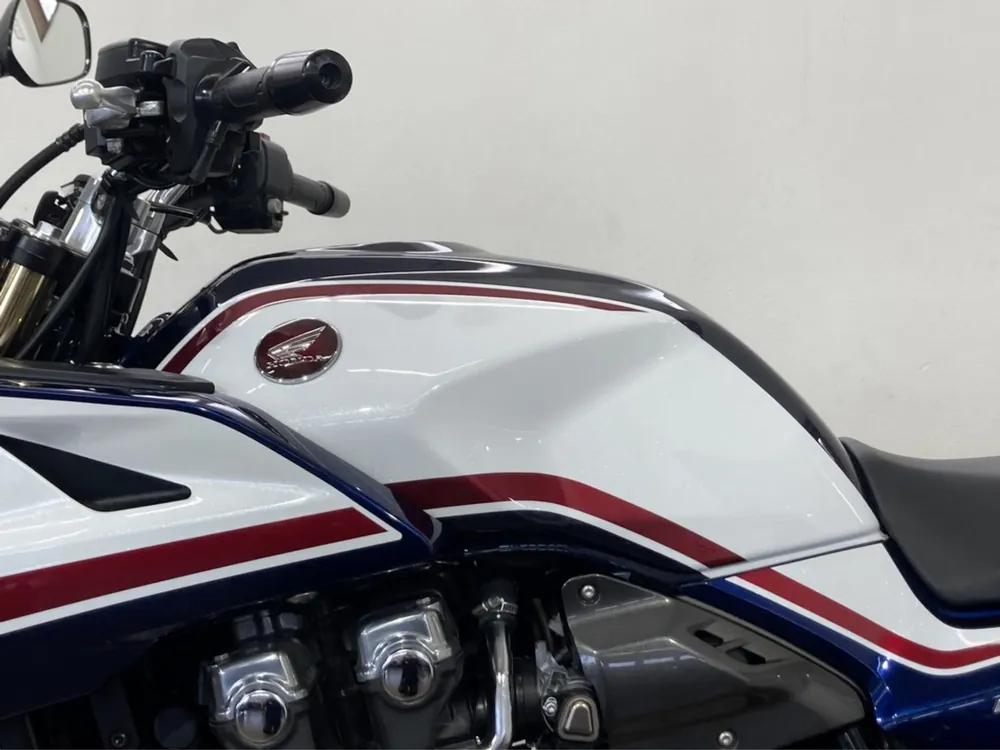 Honda CB1300 2024, white / red / blue, фото 13