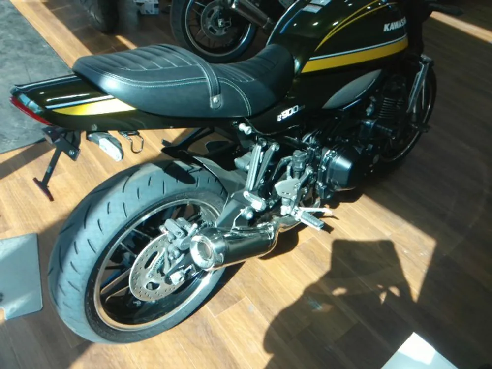 Kawasaki Z900RS 2021, yellow / green, фото 4