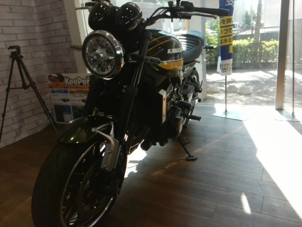 Kawasaki Z900RS 2021, yellow / green, фото 5