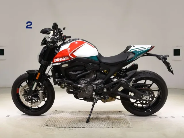Ducati M937+ 2024, white | red | green, фото 2