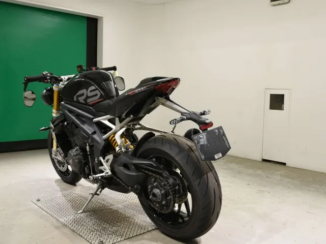 Triumph Speed Triple RS 2022, чёрный, фото 6