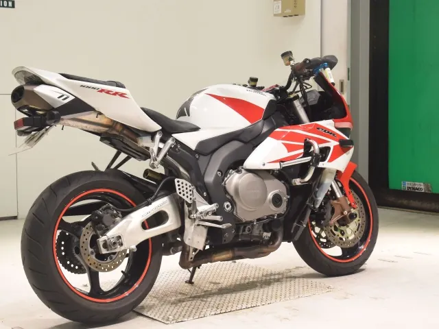 Honda CBR1000RR 2005, white | red | blue, фото 5