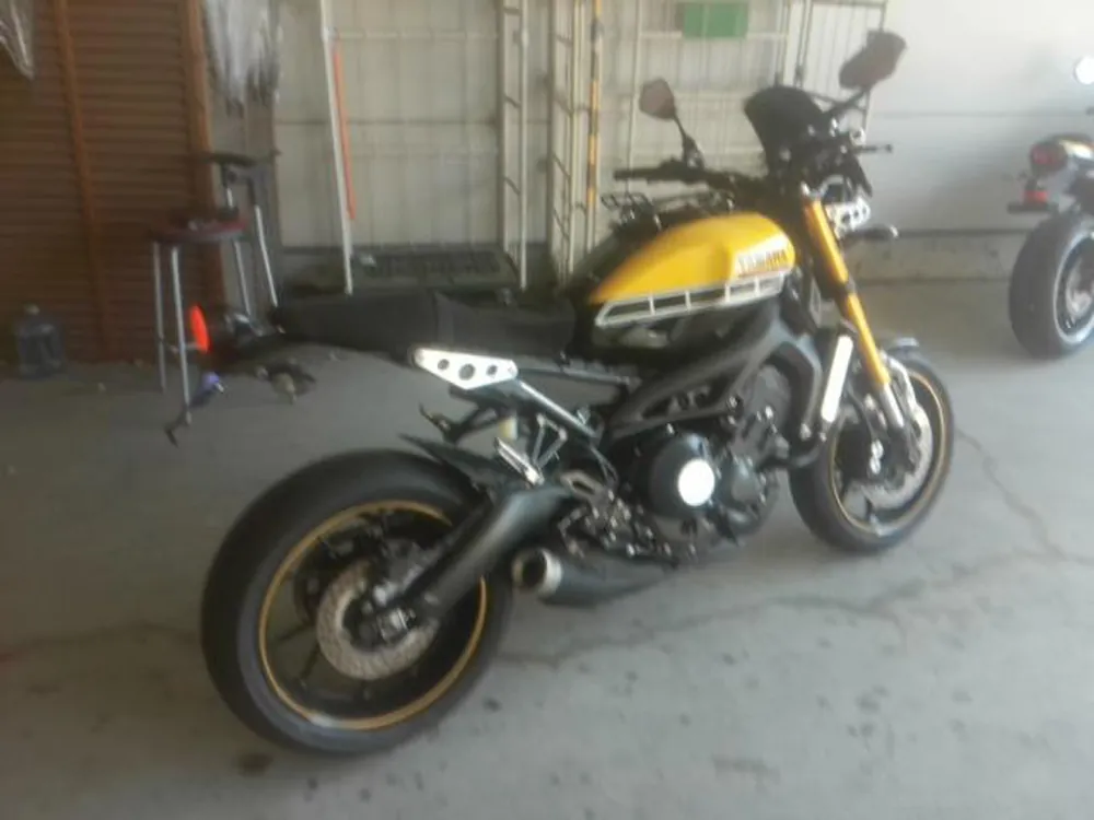 Yamaha XSR900 2016, black / yellow, фото 5