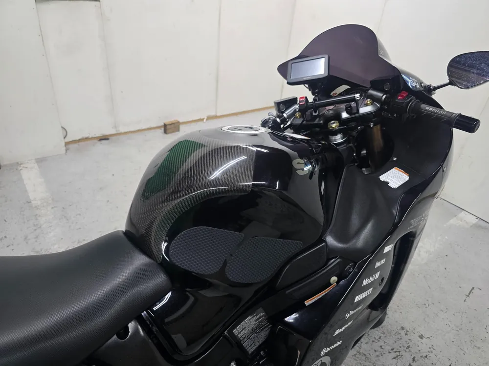 Suzuki GSX1300R 2003, чёрный, фото 19
