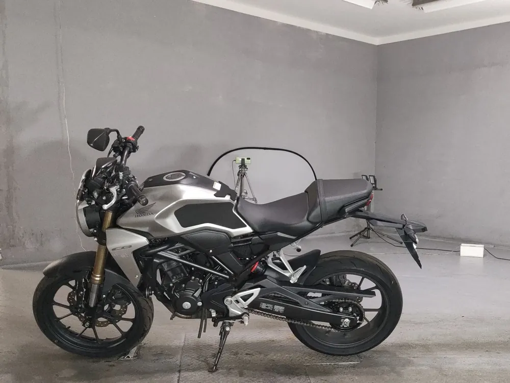 Honda CB250R MC52, серебристый, фото 2