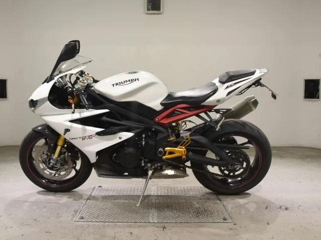 Triumph Daytona 675 R 2015, белый, чёрный, фото 2