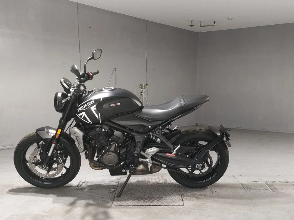 Triumph Trident 660 2022, чёрный, фото 2