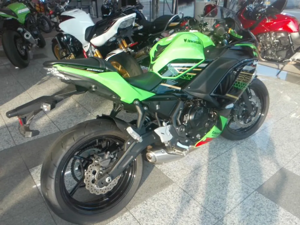 Kawasaki Ninja650A 2020, black / lime, фото 4