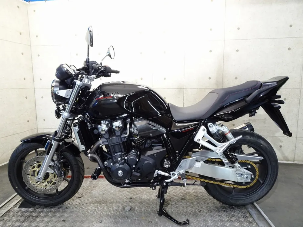 Honda CB1300 2025, black/gray, фото 2