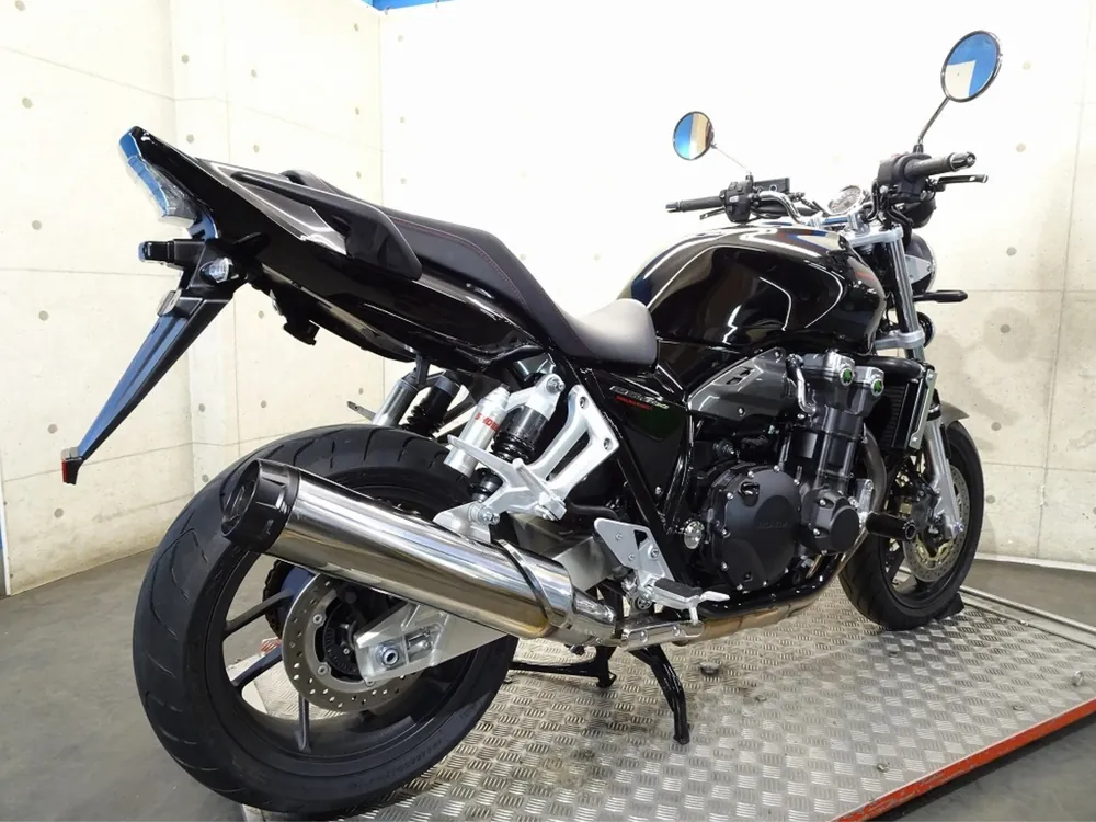 Honda CB1300 2025, black/gray, фото 5