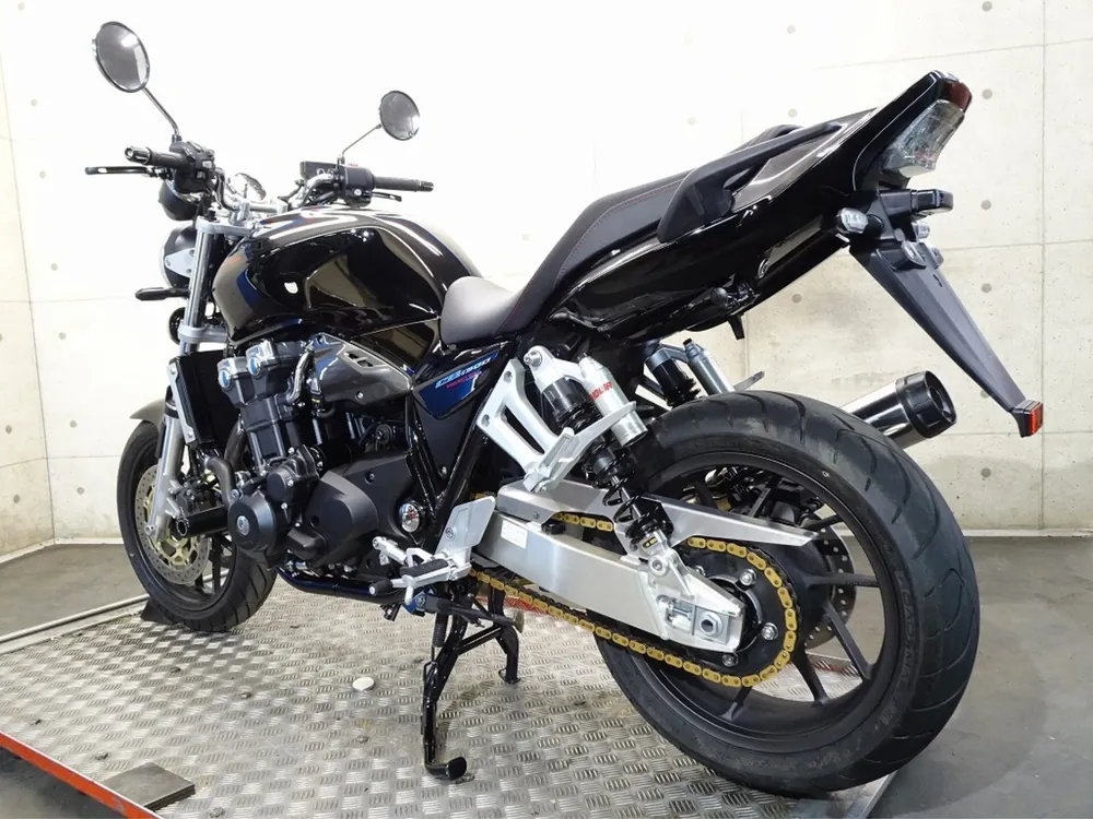 Honda CB1300 2025, black/gray, фото 9