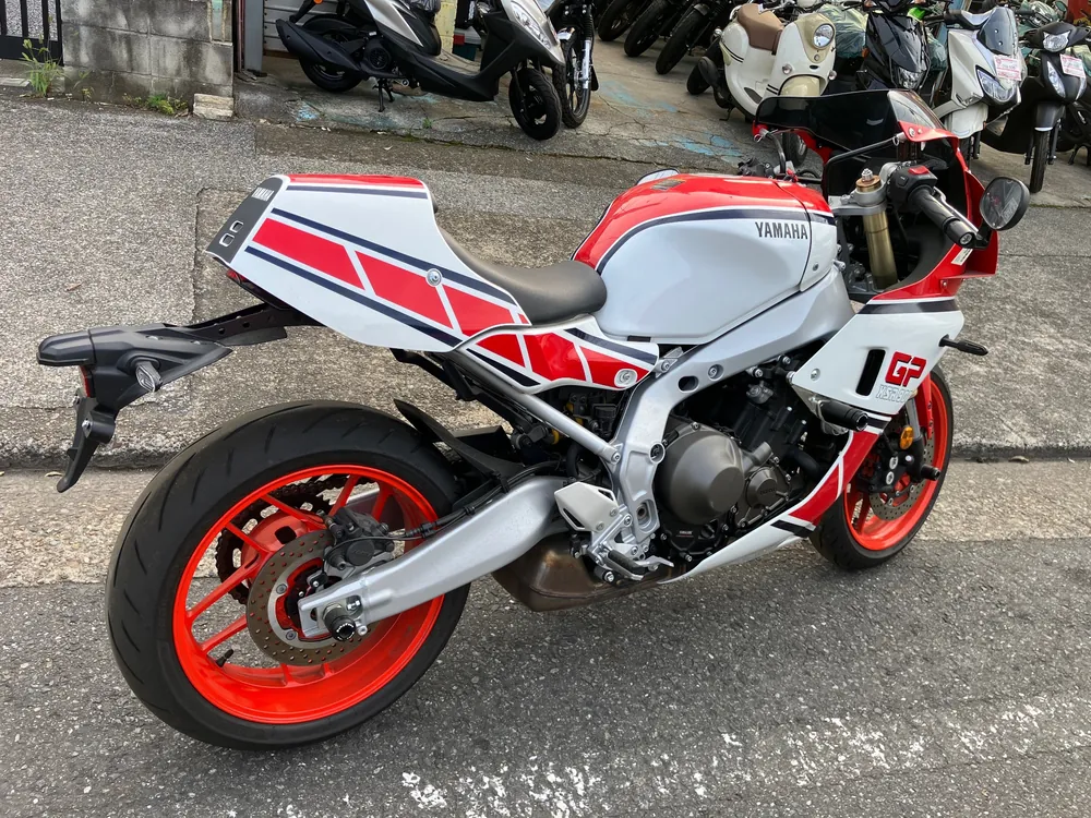 Yamaha Xsr900-2 2025, white / red, фото 3