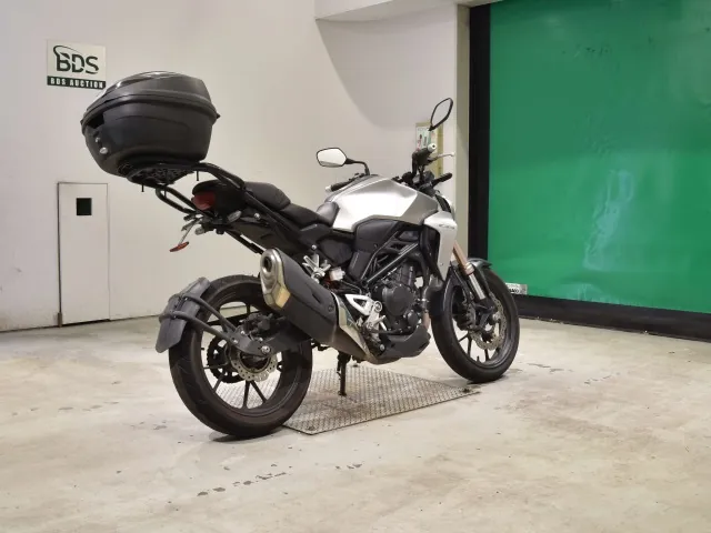 Honda CB250R MC52, matt silver, фото 5