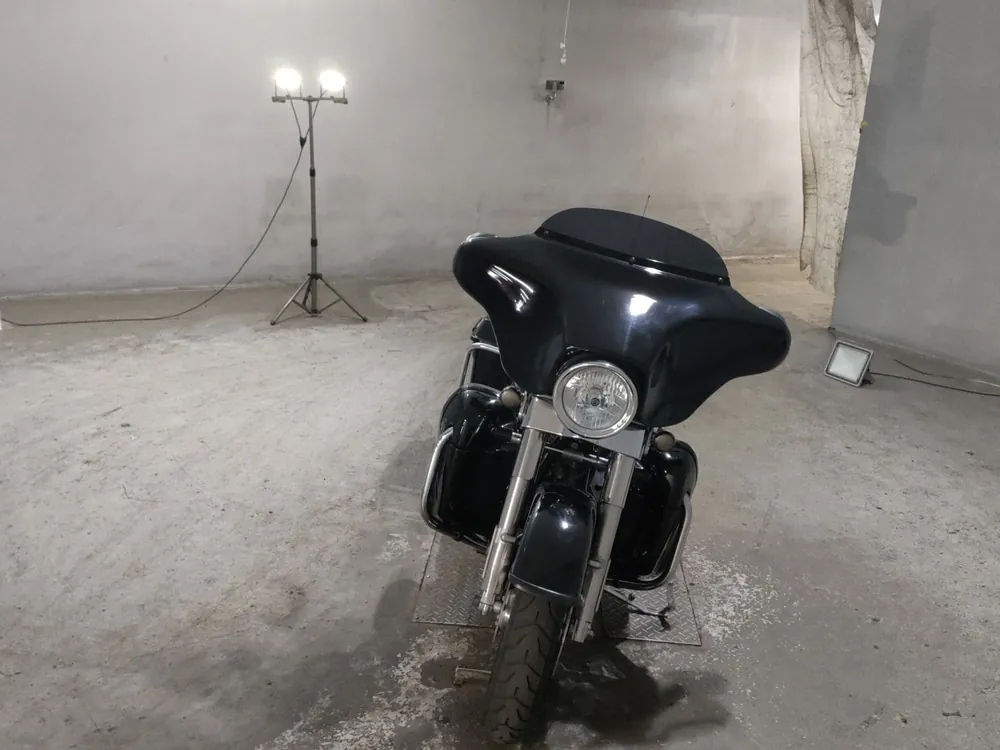Harley-Davidson FLHX1690 2013, чёрный, фото 3