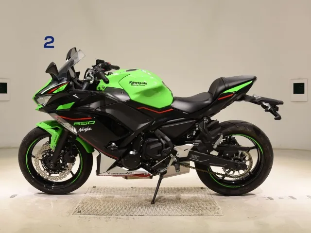 Kawasaki Ninja650A 2022, black | green, фото 2