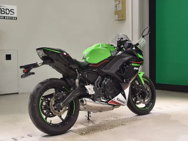 Kawasaki Ninja650A 2022, black | green, фото 5