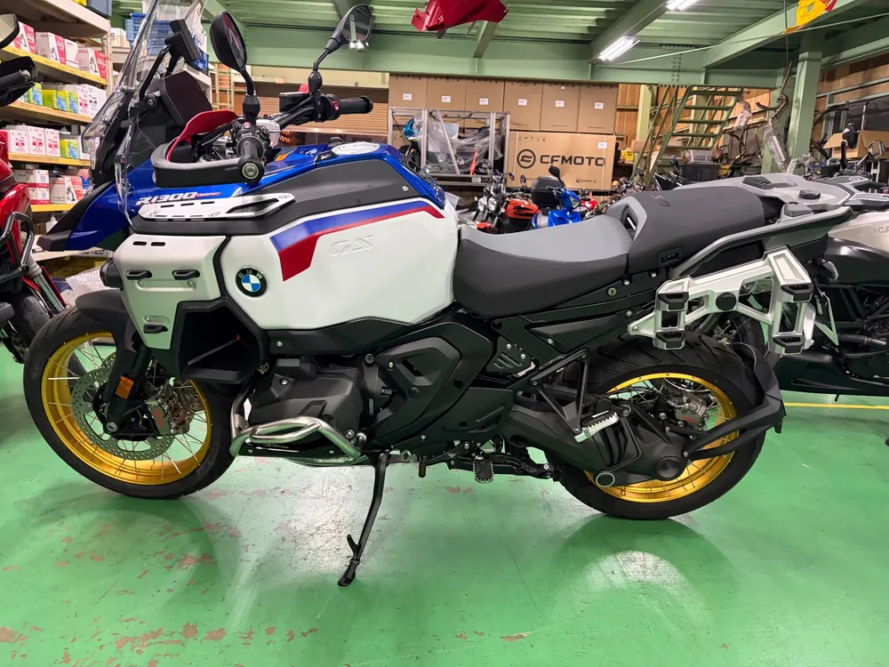 BMW R1300Gs Adv Asa 2026, tricolor color, фото 2