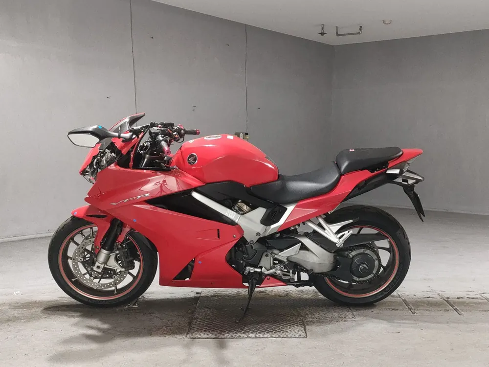 Honda VFR800F 2014, красный, фото 2