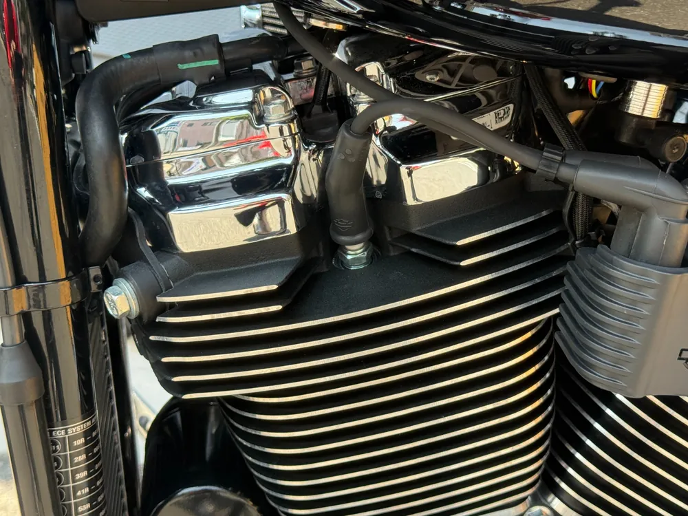 Harley-Davidson FXBR 2024, чёрный, фото 16