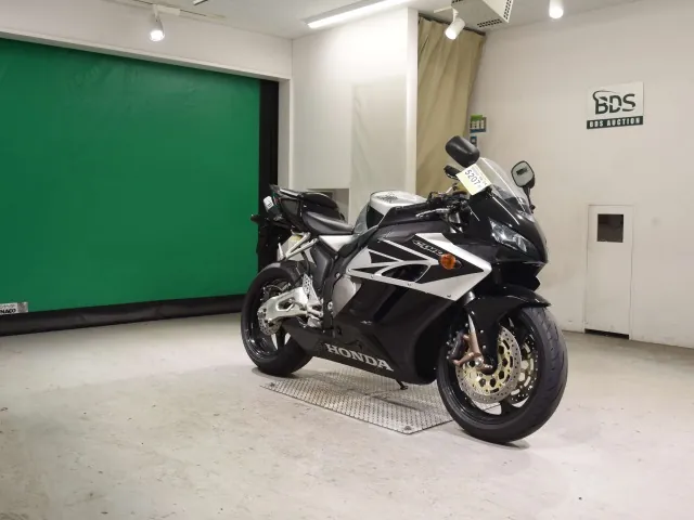 Honda CBR1000RR 2005, чёрный, серебристый, фото 3