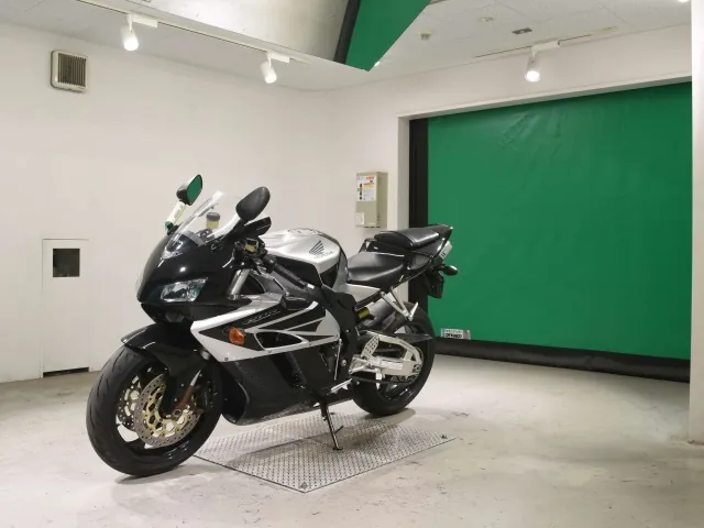 Honda CBR1000RR 2005, чёрный, серебристый, фото 4