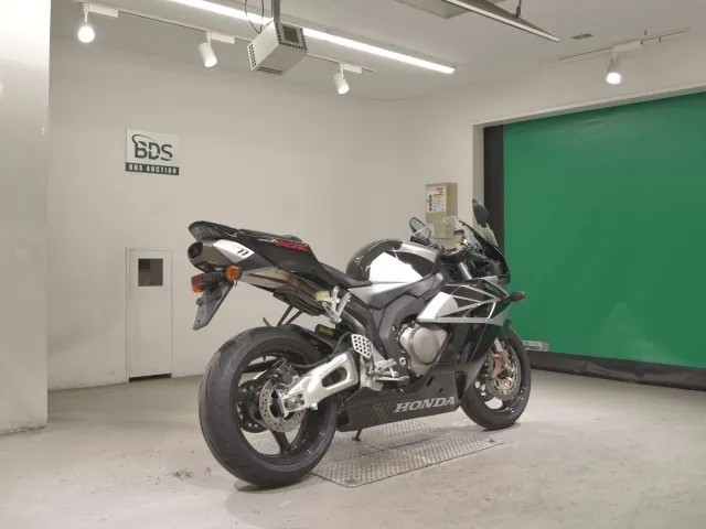 Honda CBR1000RR 2005, чёрный, серебристый, фото 5