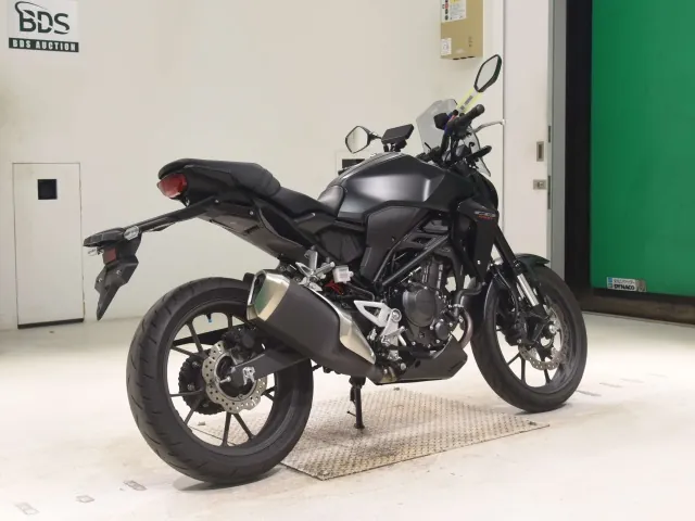 Honda CB250R MC52, matt black, фото 5