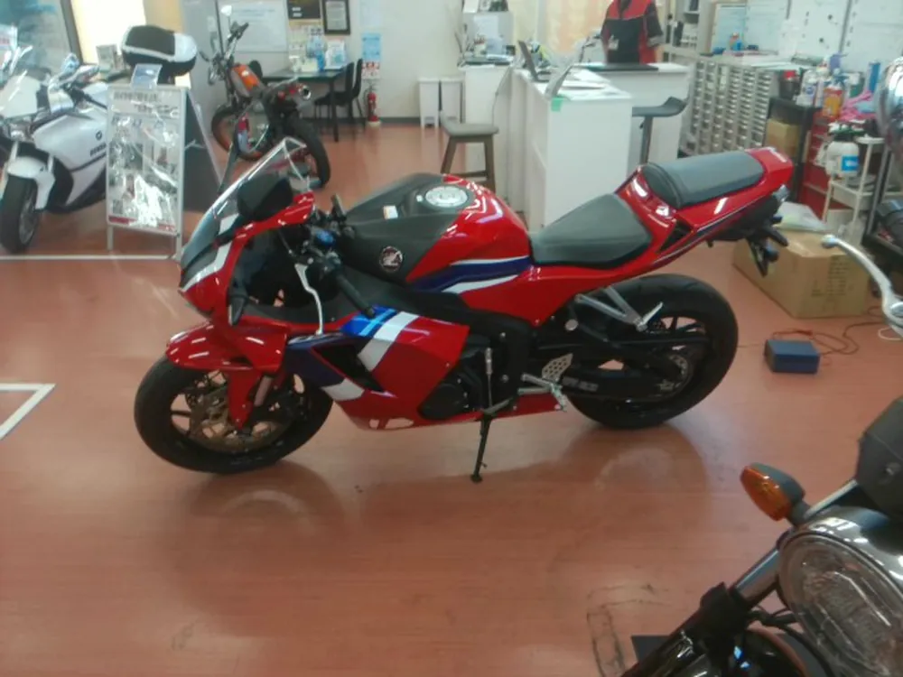 Honda CBR600RR 2022, red / blue, фото 2