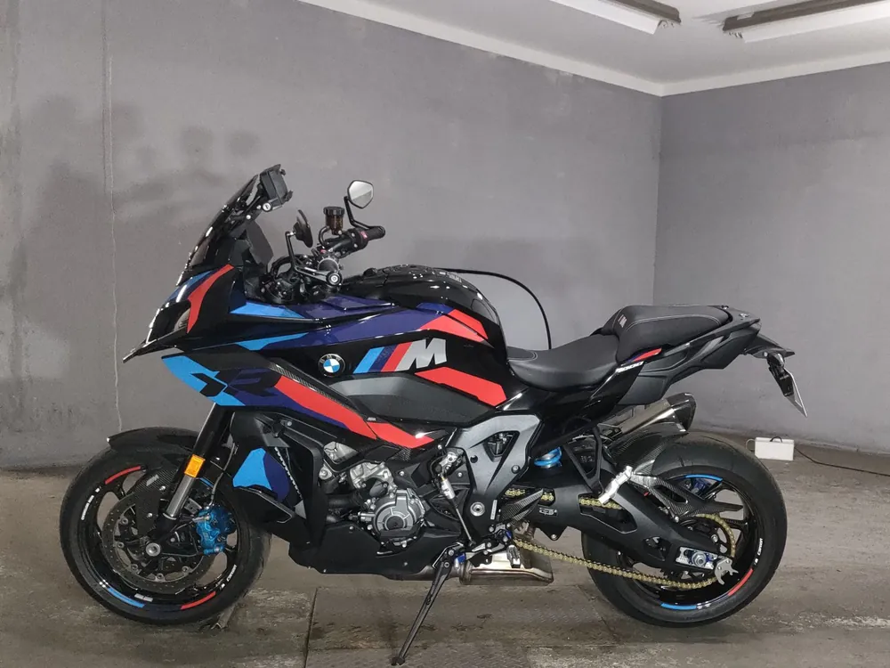 BMW M1000XR 2024, чёрный, фото 2