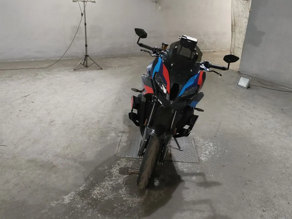BMW M1000XR 2024, чёрный, фото 3